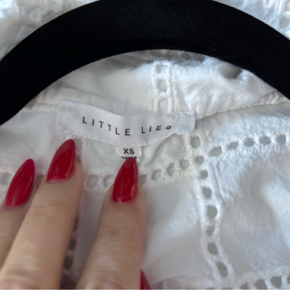 Little Lies White Eyelet Short Sleeve Button Down Shirt Size Xs - Picture 5 of 7